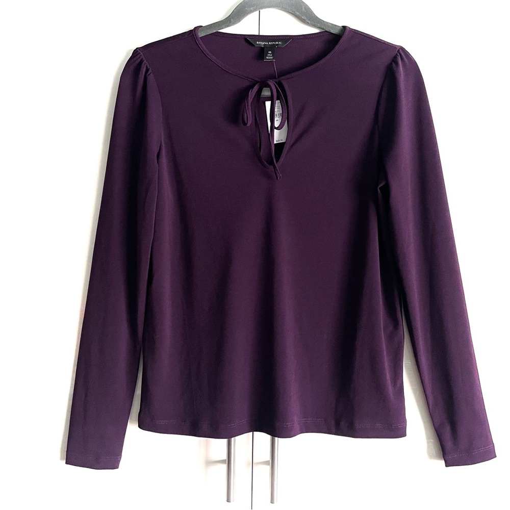Banana Republic Wrinkle Resistant Keyhole Top Blouse in Purple Size XS NWT